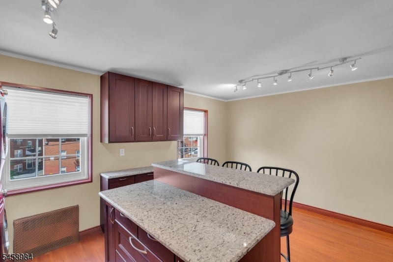 16 W Roselle Ave B Property Photo 9