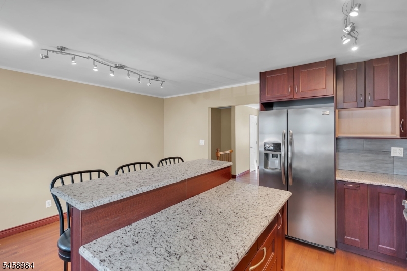 16 W Roselle Ave B Property Photo 12