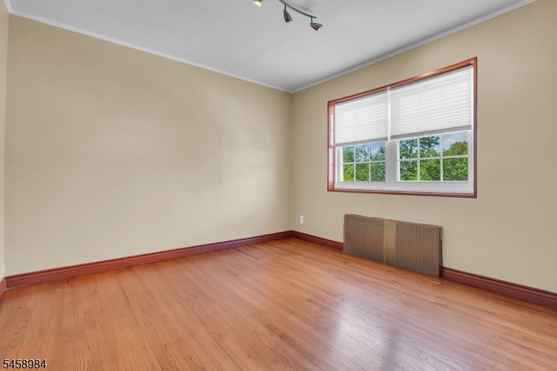 16 W Roselle Ave B Property Photo 14