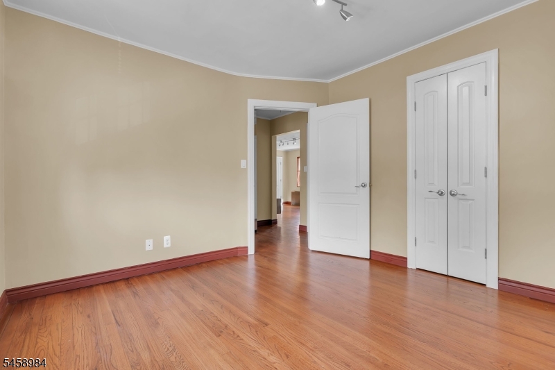 16 W Roselle Ave B Property Photo 15