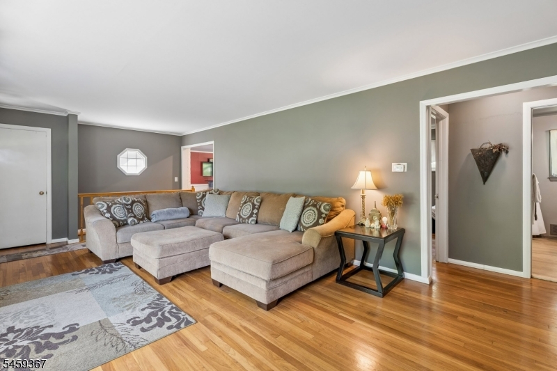 203 Dorchester St Property Photo 4