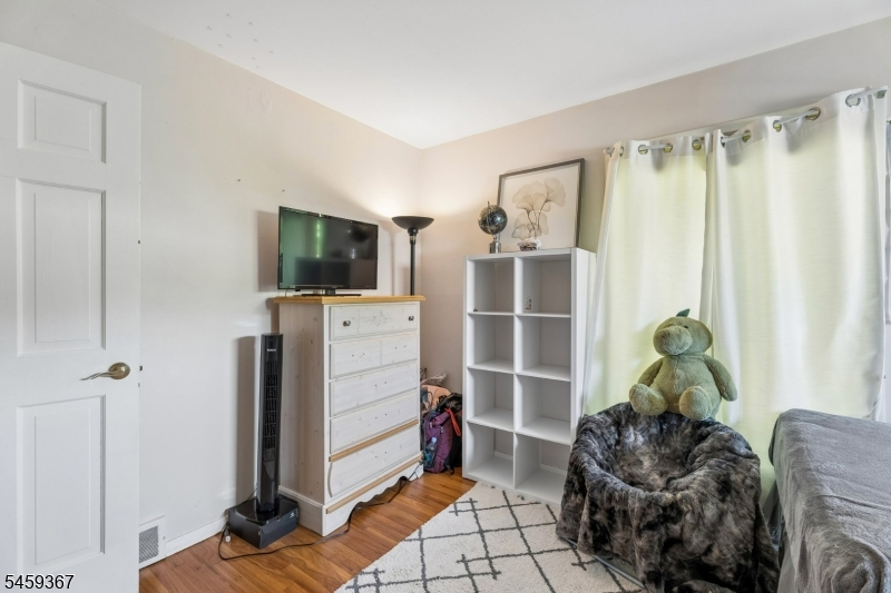 203 Dorchester St Property Photo 11