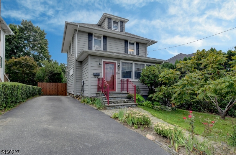 311 Highland Ave Property Photo 1