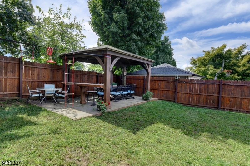 311 Highland Ave Property Photo 20