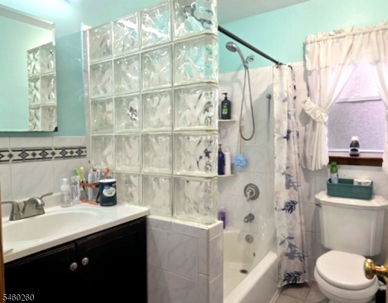 324 Evans Ave Property Photo 16
