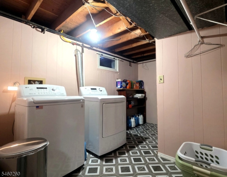 324 Evans Ave Property Photo 28
