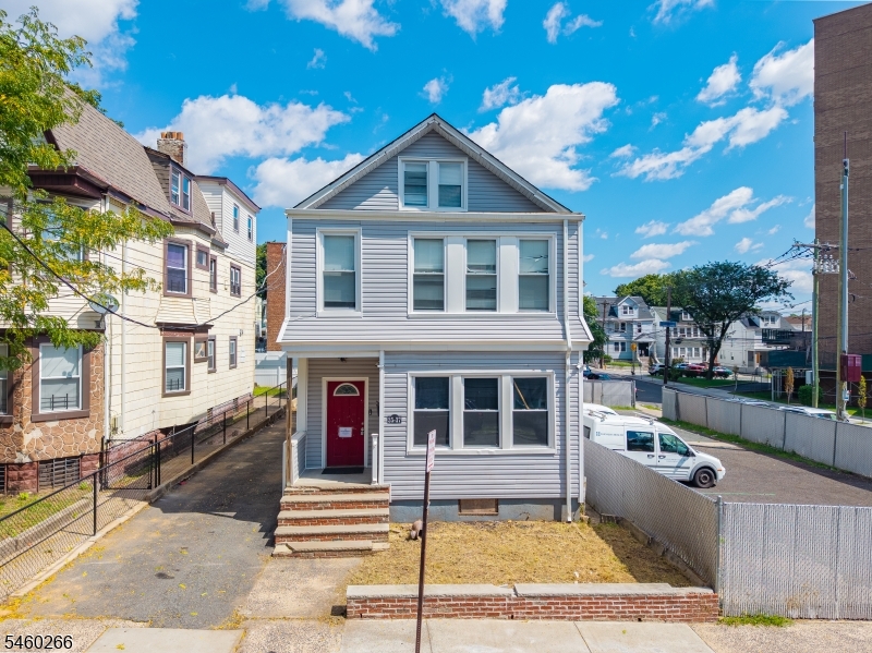 35 Irving Ave Property Photo 1