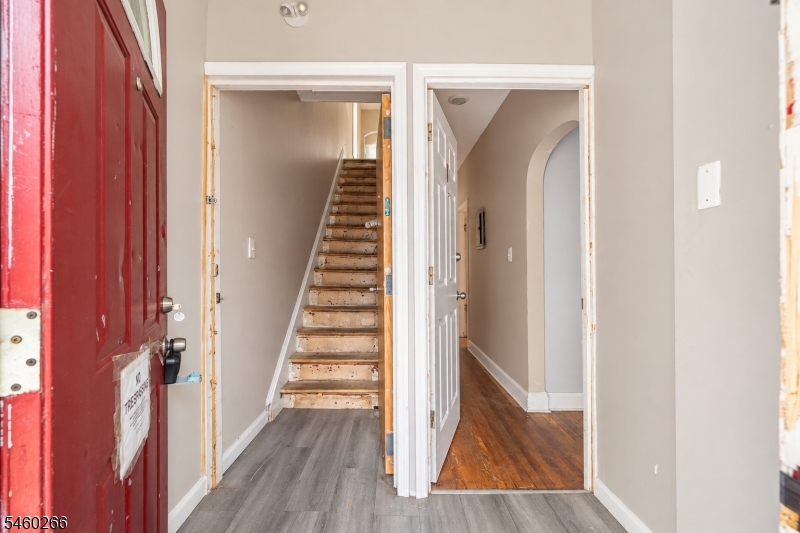 35 Irving Ave Property Photo 2