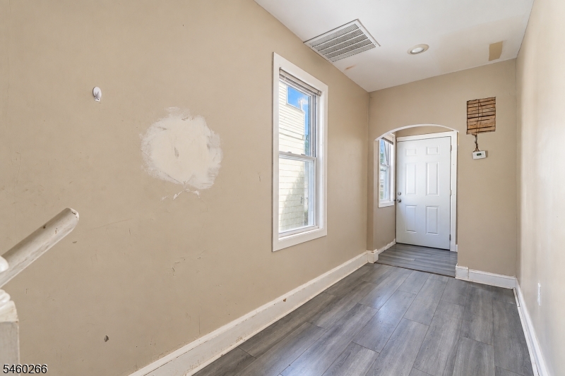 35 Irving Ave Property Photo 22