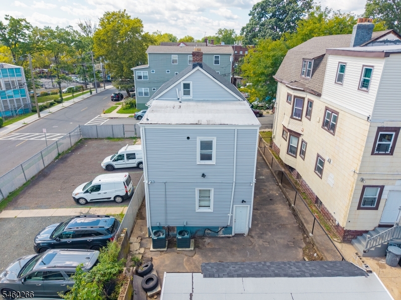 35 Irving Ave Property Photo 26