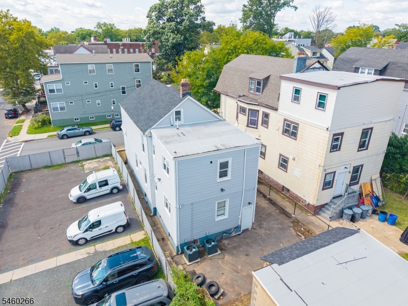 35 Irving Ave Property Photo 27