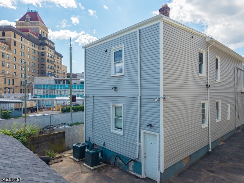 35 Irving Ave Property Photo 45