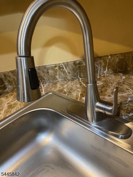 131 Irving Pl Property Photo 11