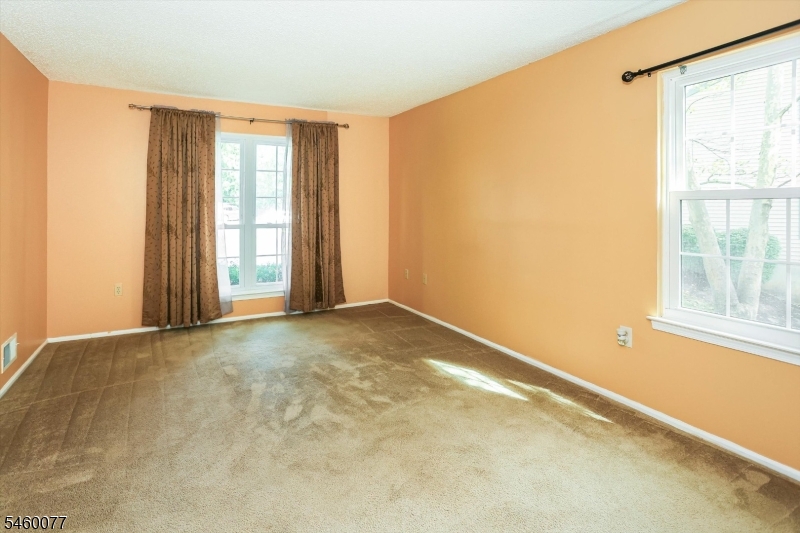 131 Irving Pl Property Photo 13