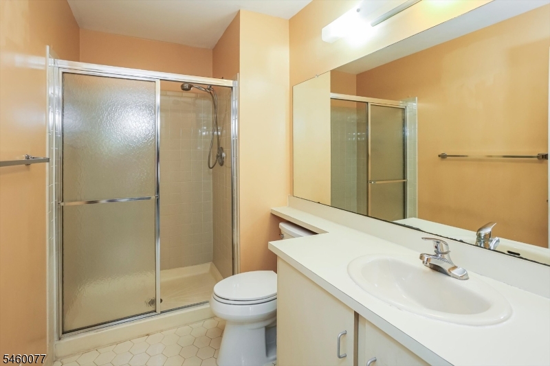 131 Irving Pl Property Photo 16