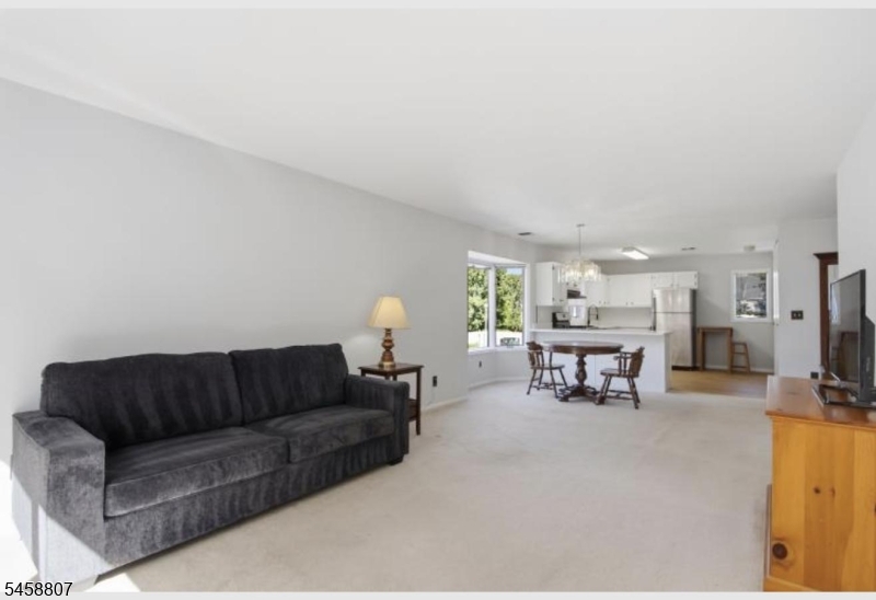 136 Changebridge Rd N8 Property Photo 11