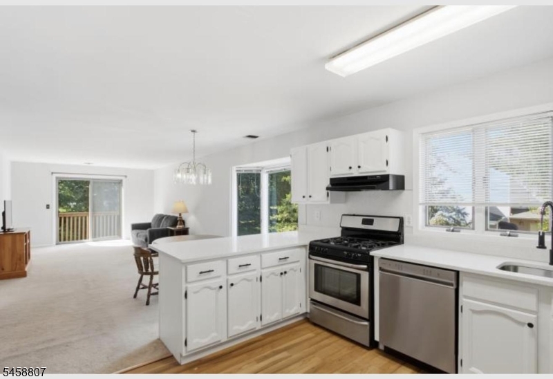 136 Changebridge Rd N8 Property Photo 14
