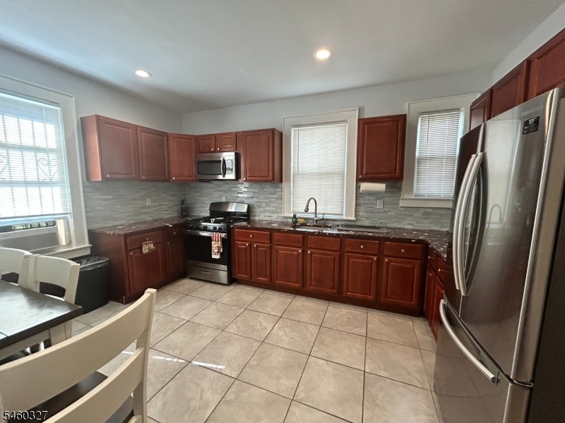 142 Mapes Ave 1 Property Photo 7