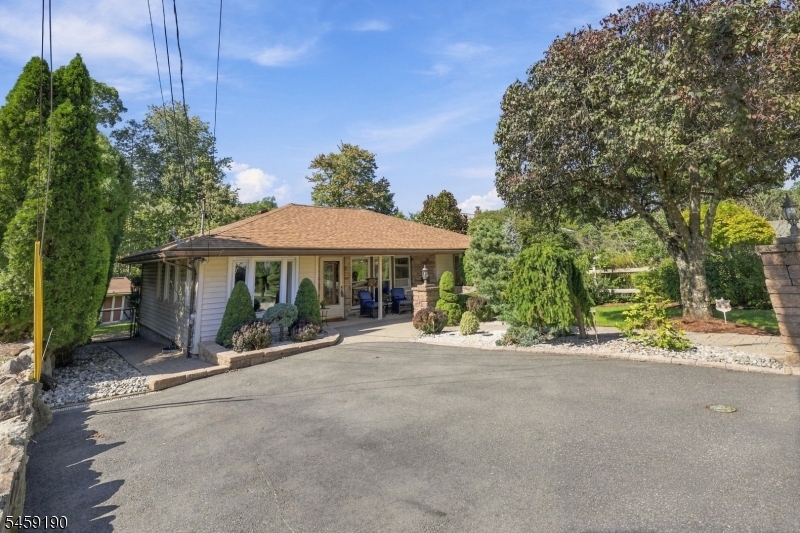 60 Comanche Ave Property Photo 6