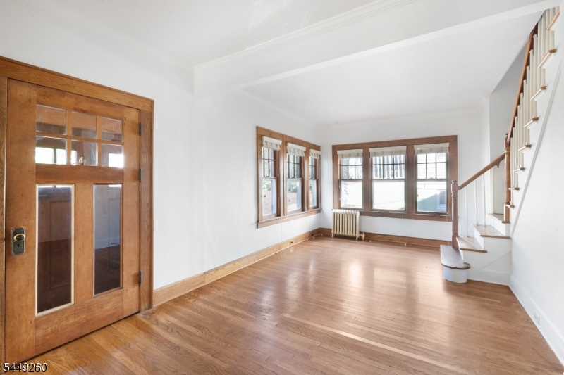 57 Pine St Property Photo 4