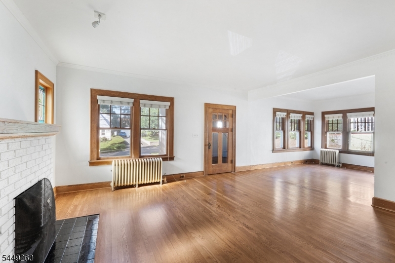 57 Pine St Property Photo 5