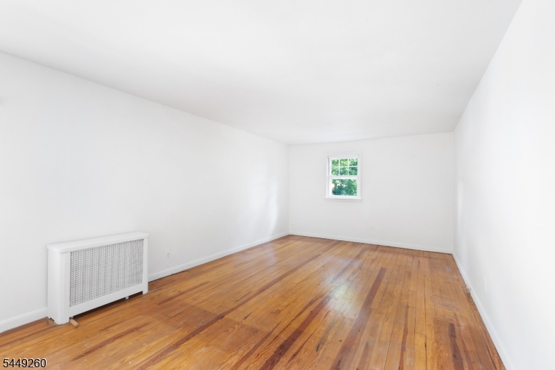 57 Pine St Property Photo 17