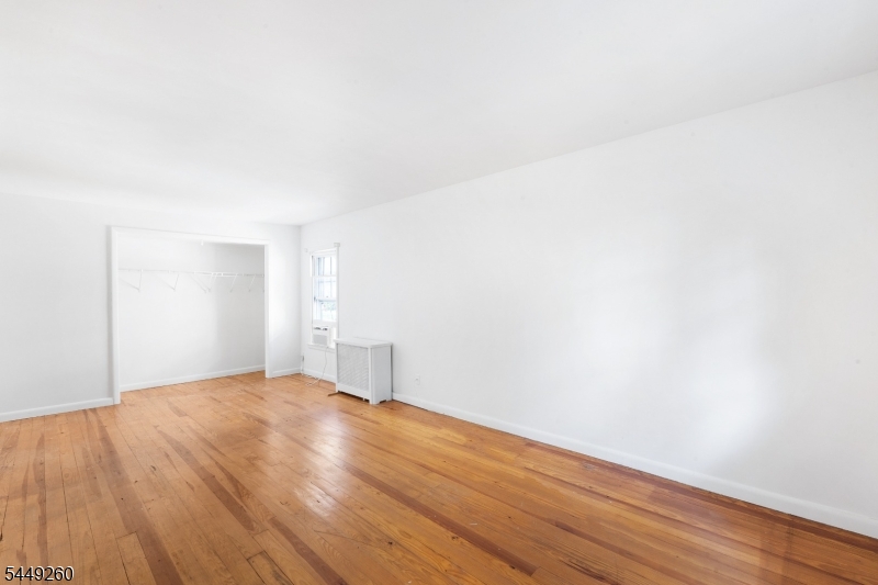57 Pine St Property Photo 18
