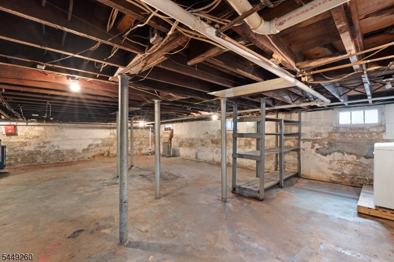 57 Pine St Property Photo 22