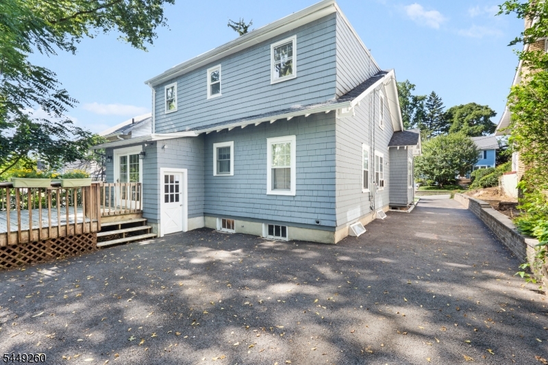 57 Pine St Property Photo 28