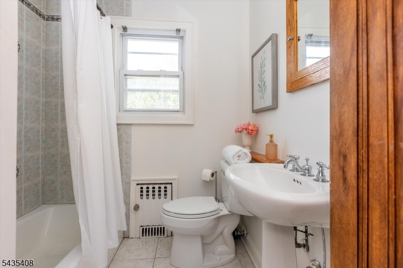 85 Hawthorne Ave Property Photo 31