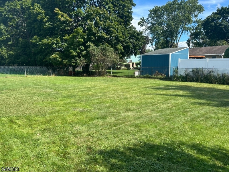 101 Hurley Dr Property Photo 3