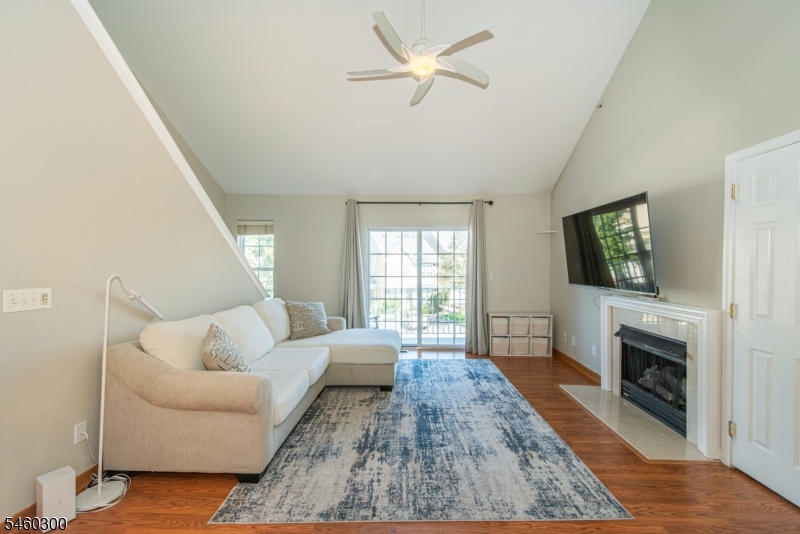 904 Wendover Ct Property Photo 6