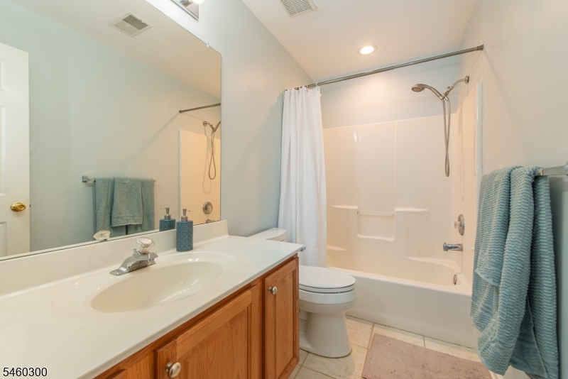 904 Wendover Ct Property Photo 18