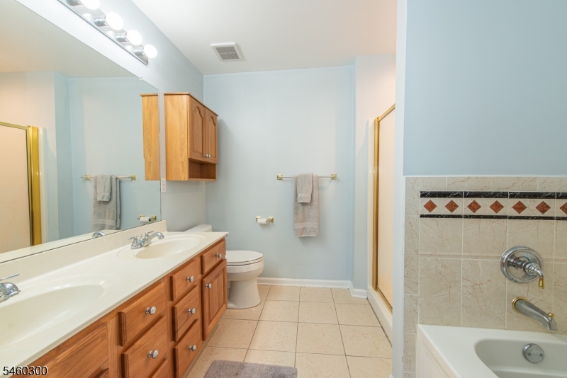 904 Wendover Ct Property Photo 24