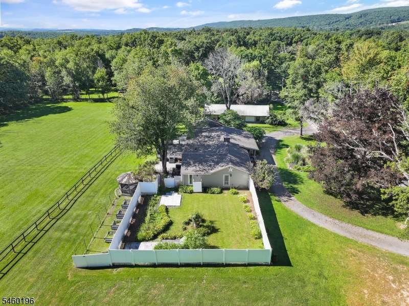76 Glen Rd Property Photo 1
