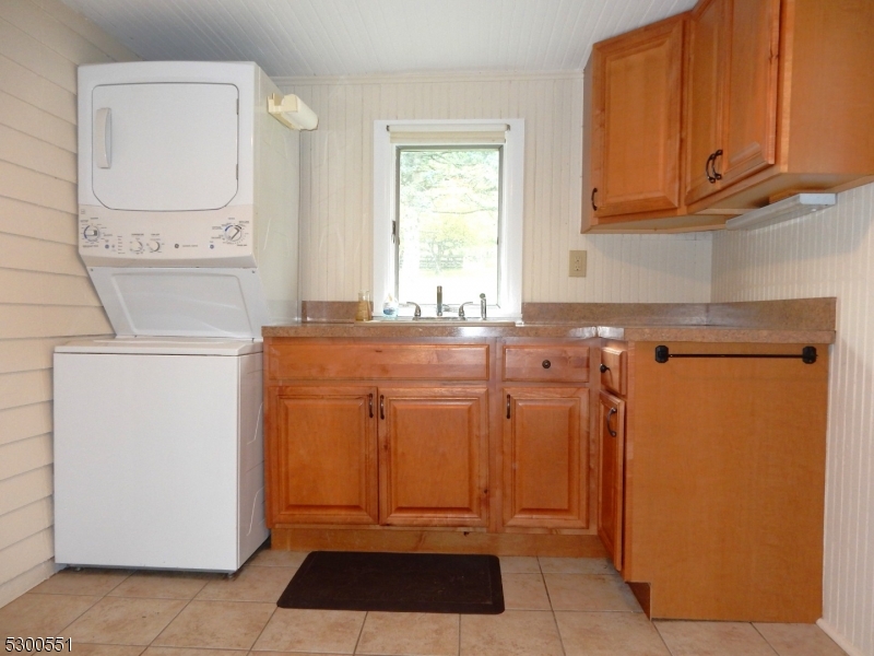 215 Main St. Property Photo 4