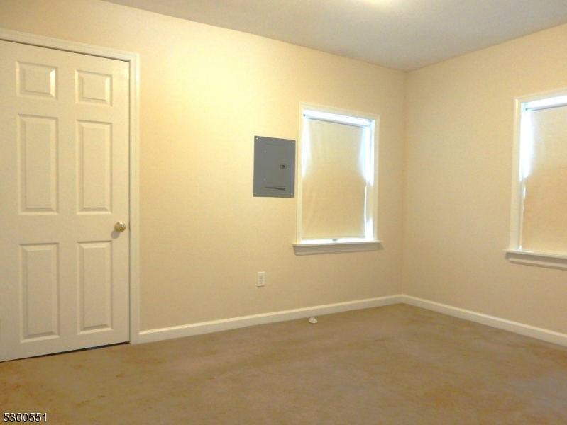 215 Main St. Property Photo 8