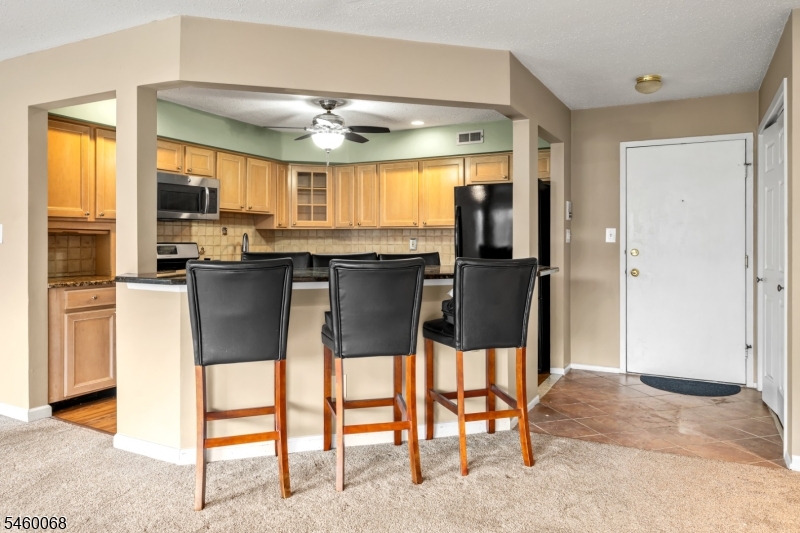 60 Drake Ln Property Photo 5
