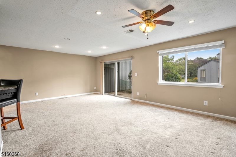 60 Drake Ln Property Photo 10