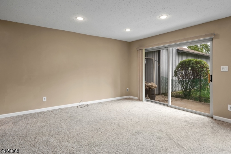 60 Drake Ln Property Photo 13