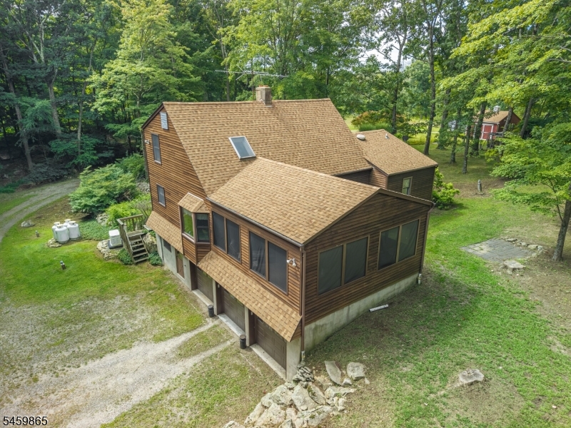 176 Henderson Rd Property Photo 1
