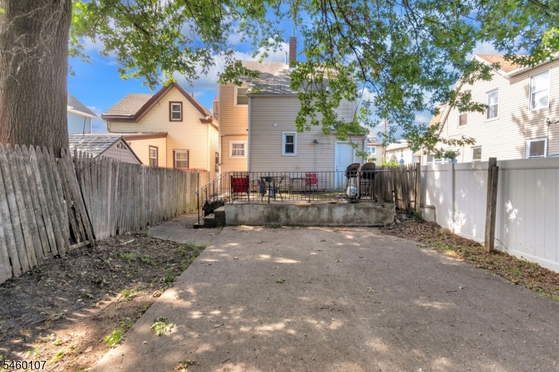 256 Edmund Ave Property Photo 19