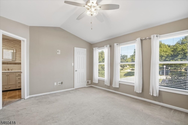 5 Heatherwood Ct Property Photo 7