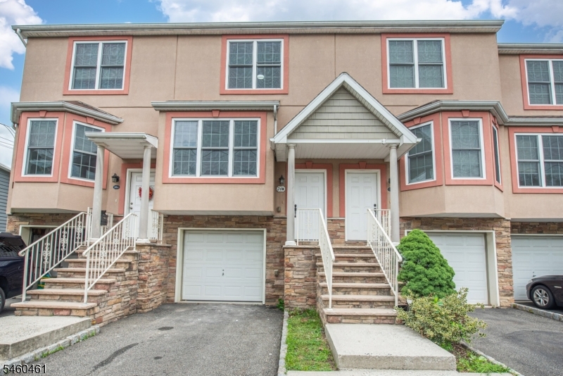 24 Van Pelt Pl B Property Photo 1