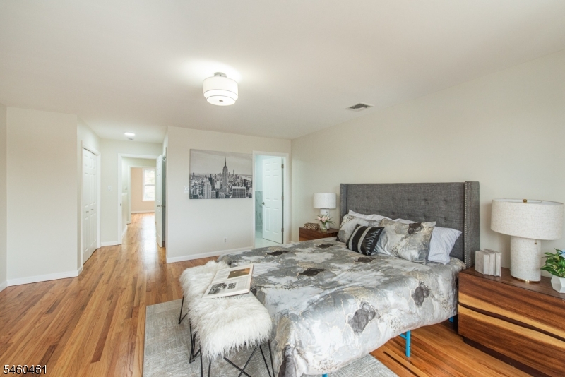 24 Van Pelt Pl B Property Photo 15