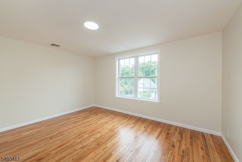 24 Van Pelt Pl B Property Photo 17