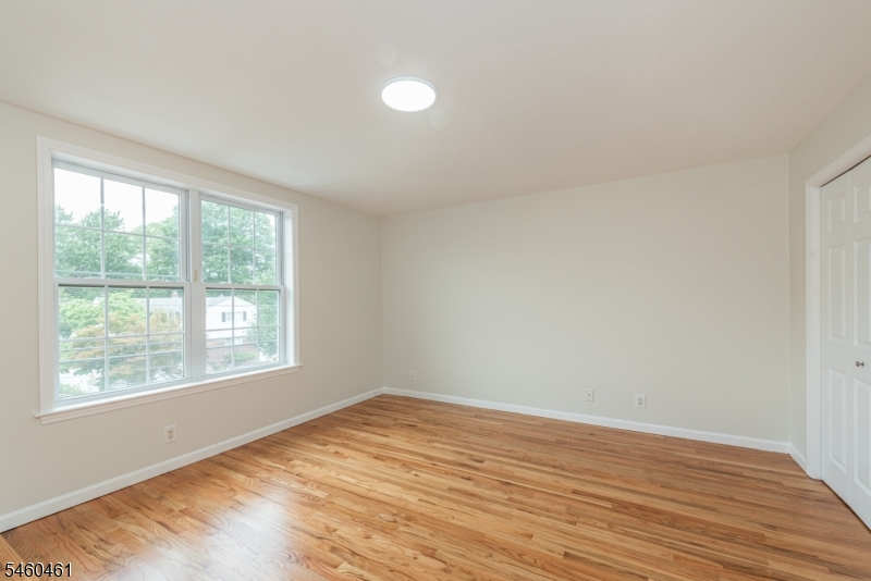 24 Van Pelt Pl B Property Photo 18