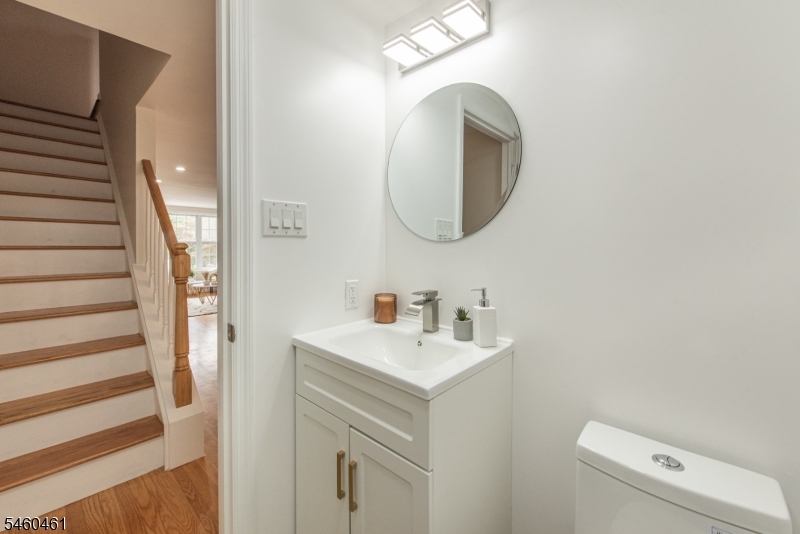 24 Van Pelt Pl B Property Photo 22