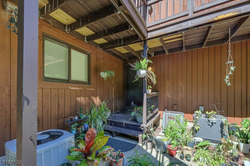 4 Davos Dr 9 Property Photo 2