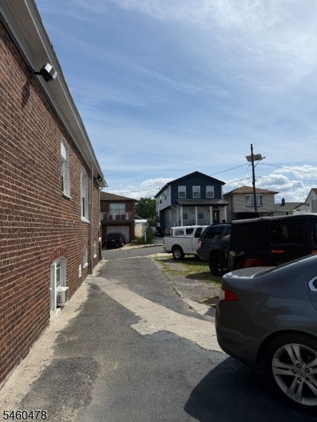 865 Birch St Property Photo 4